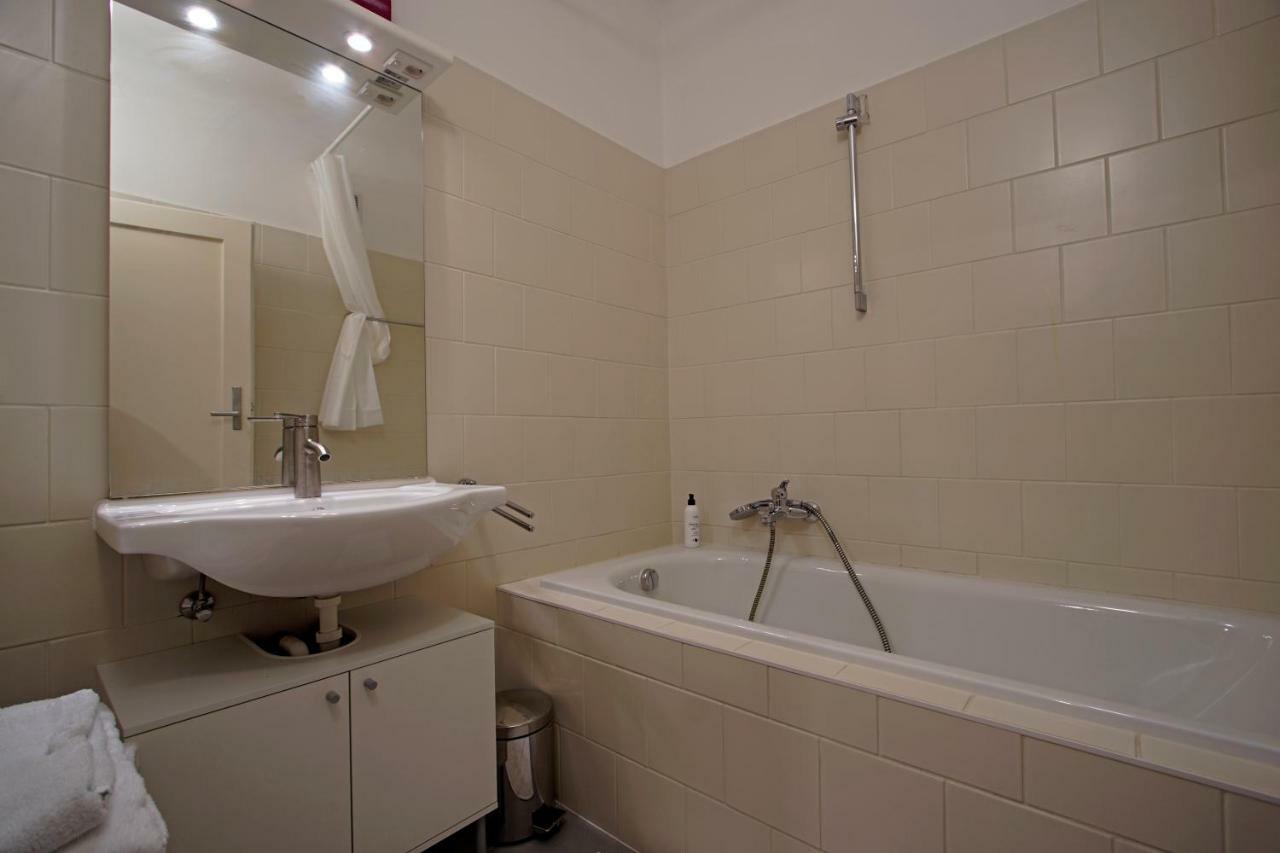 Apartment Close To Stephansdom เวียนนา ภายนอก รูปภาพ